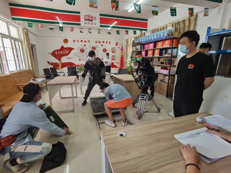 宝山区广告片拍摄公司：极简主义践行者，少即是多的视觉哲学